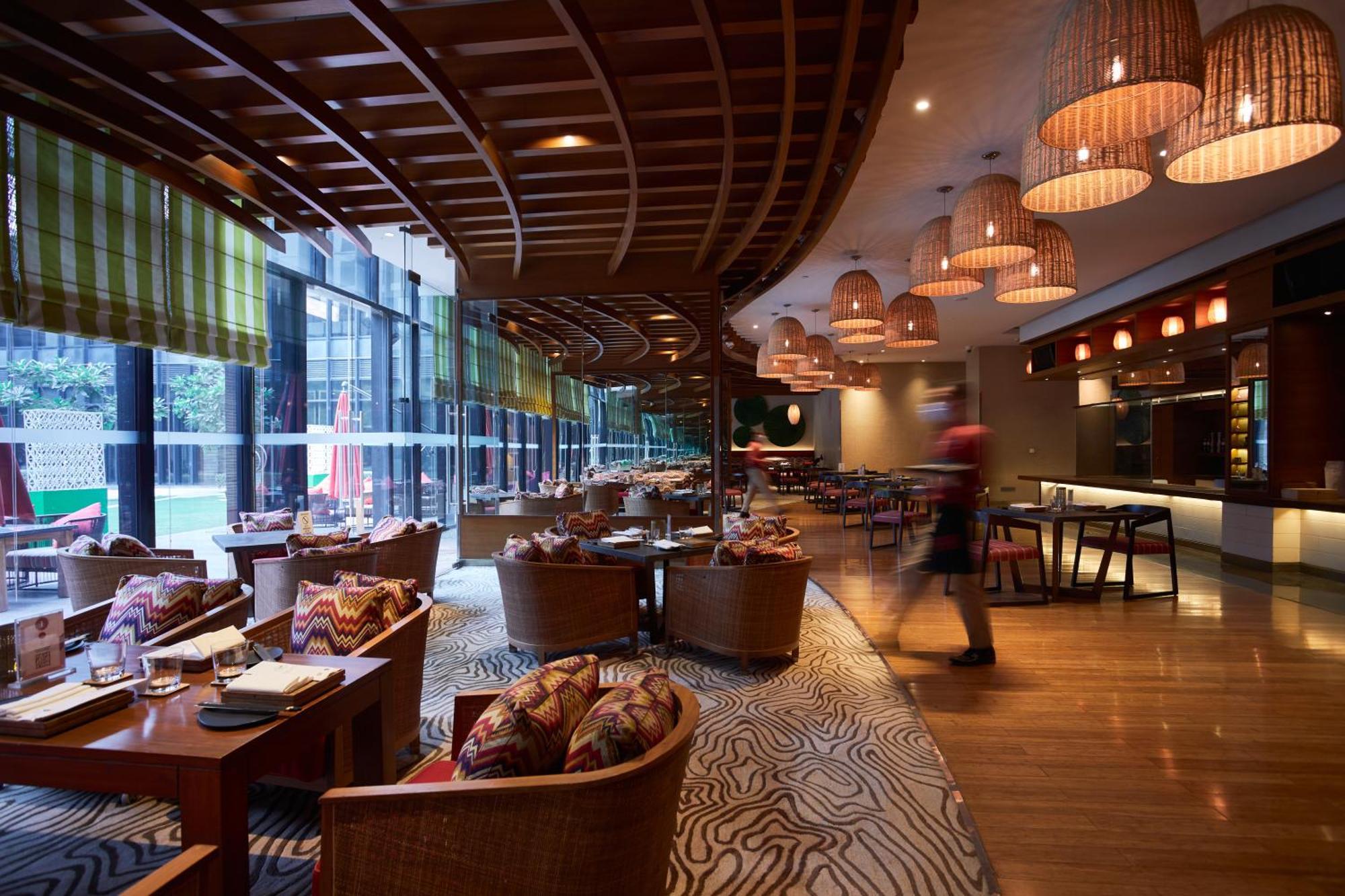Pullman New Delhi Aerocity Exteriör bild The restaurant