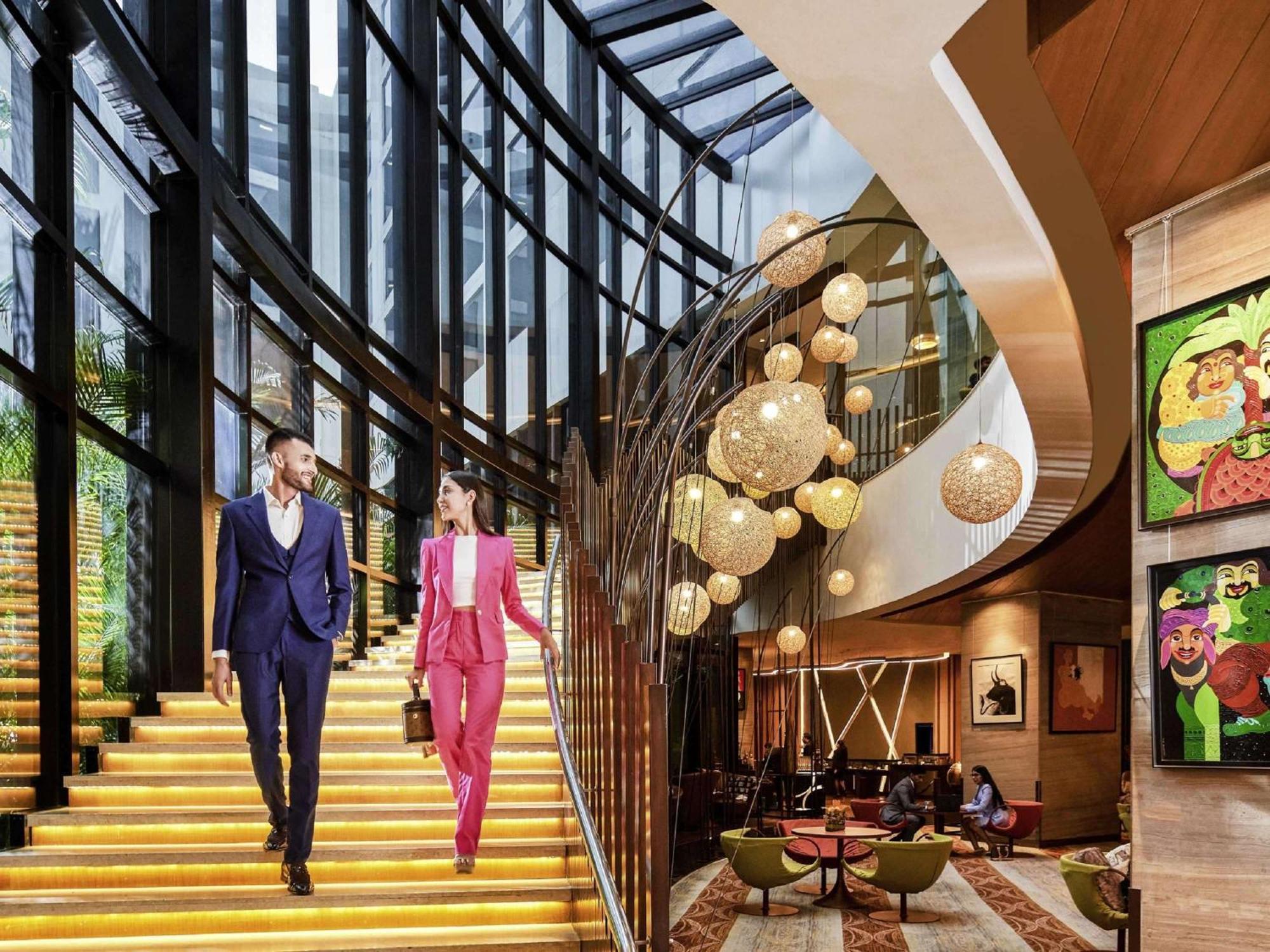 Pullman New Delhi Aerocity Exteriör bild The lobby of the hotel