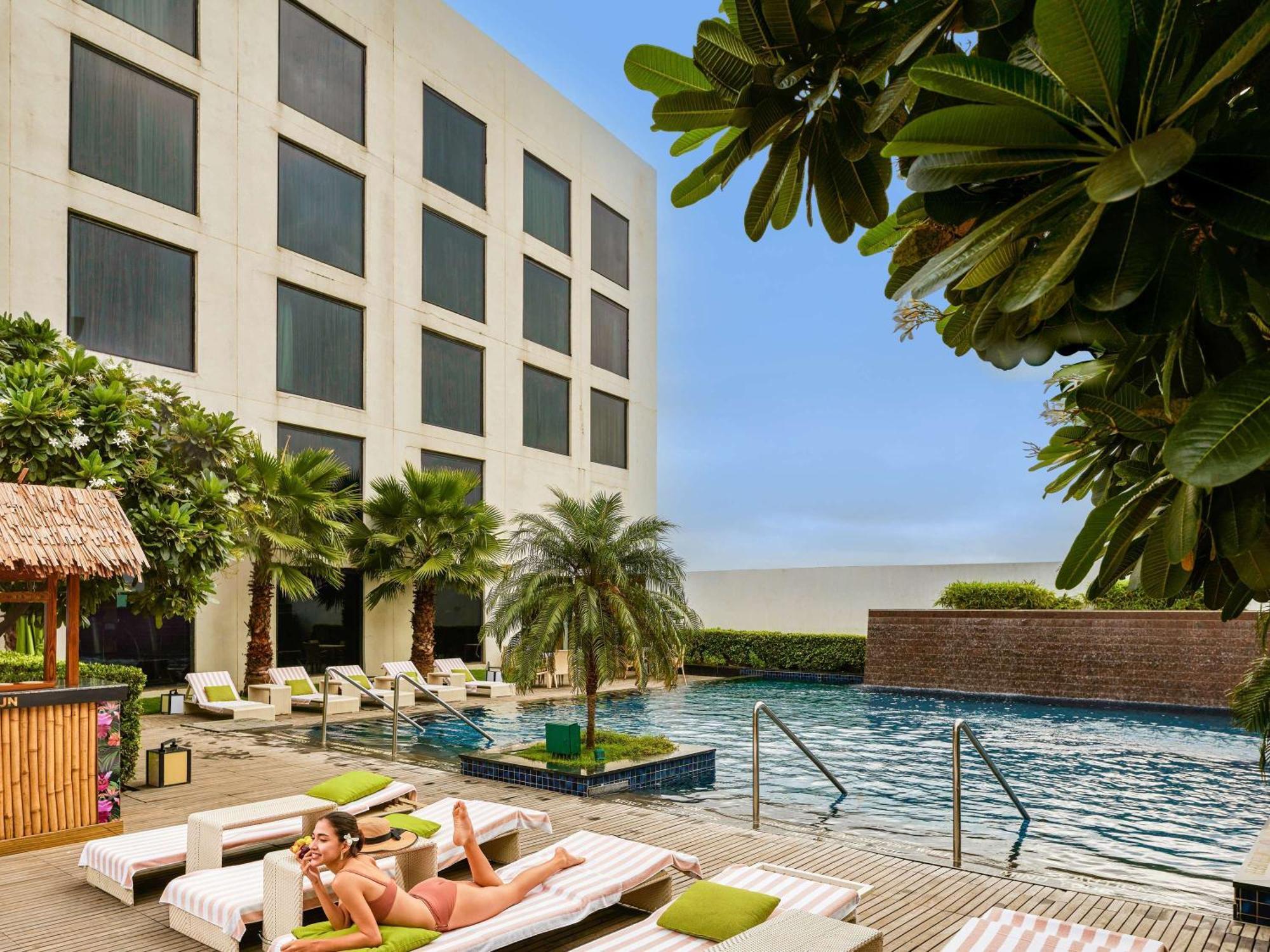 Pullman New Delhi Aerocity Exteriör bild The Park, New Delhi