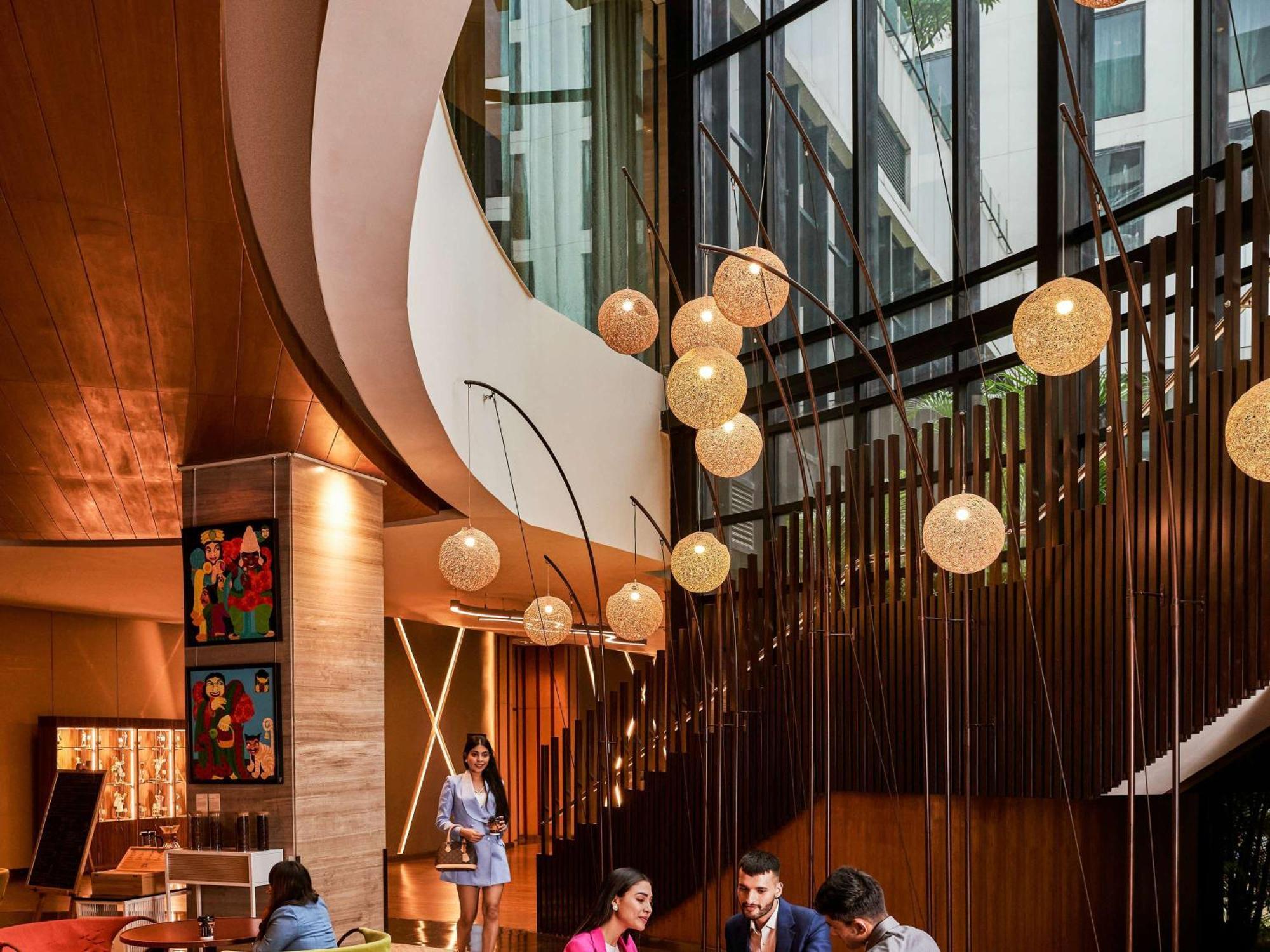 Pullman New Delhi Aerocity Exteriör bild The lobby of the hotel