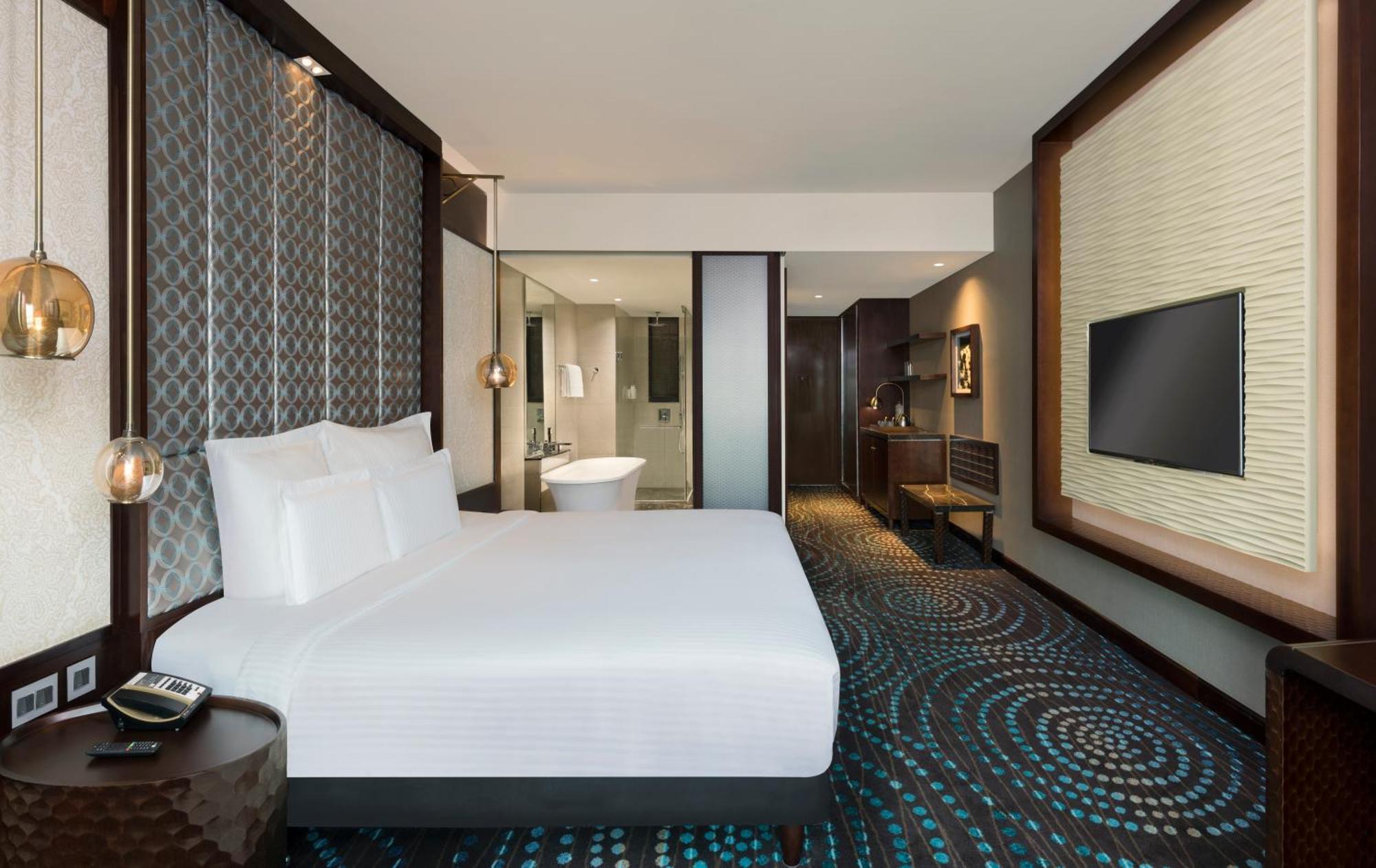 Pullman New Delhi Aerocity Exteriör bild Deluxe King