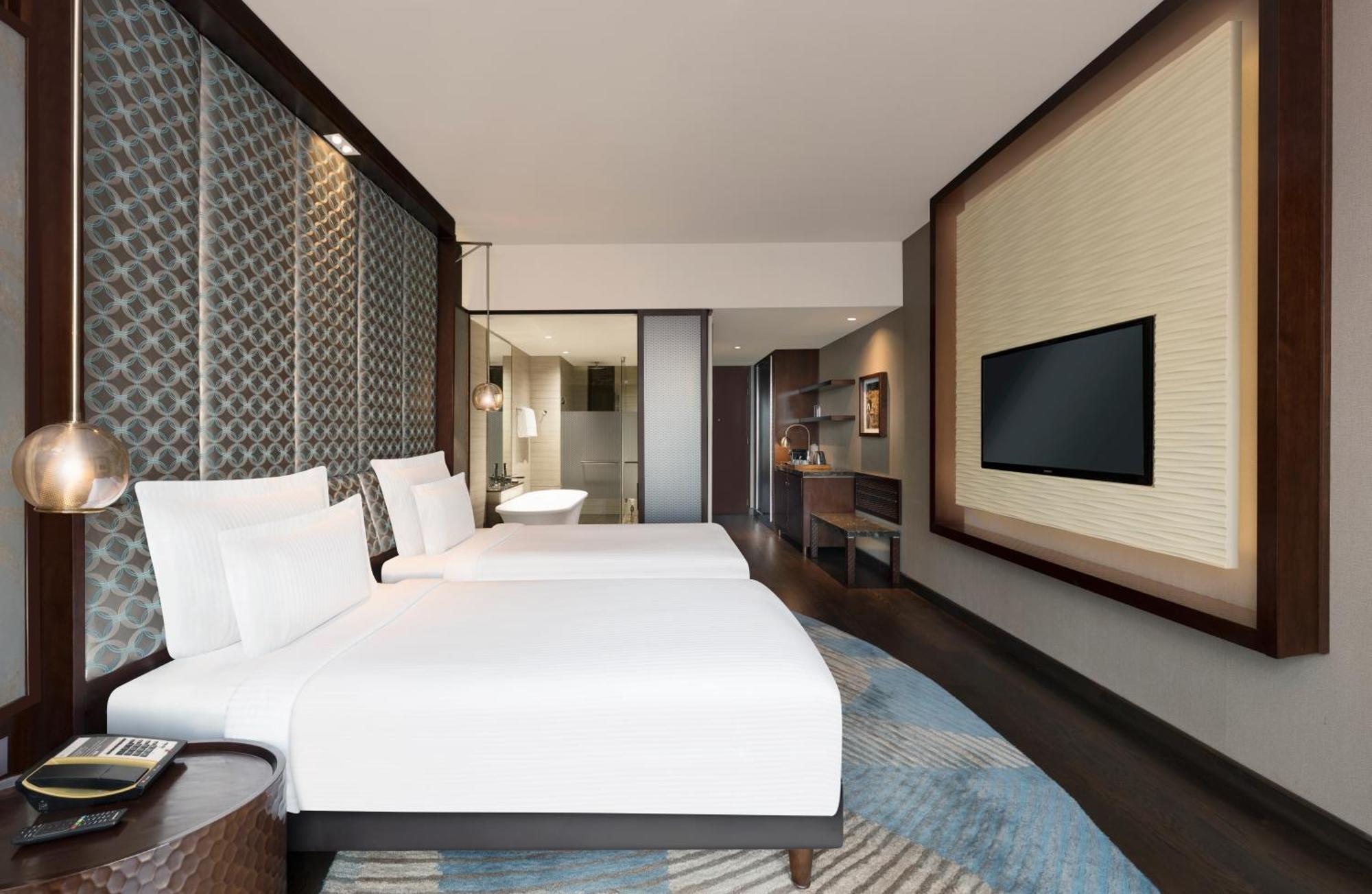 Pullman New Delhi Aerocity Exteriör bild Deluxe Room