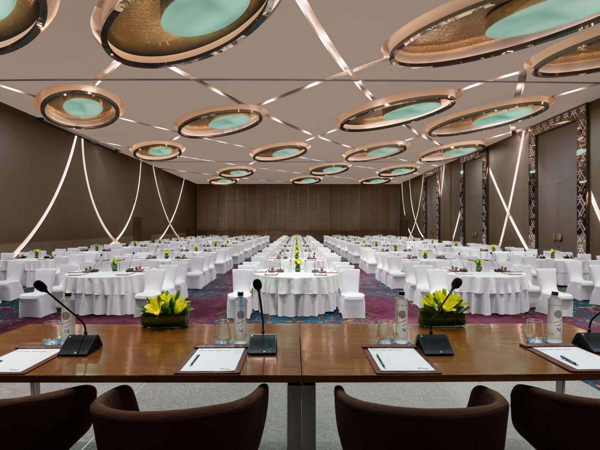 Pullman New Delhi Aerocity Exteriör bild